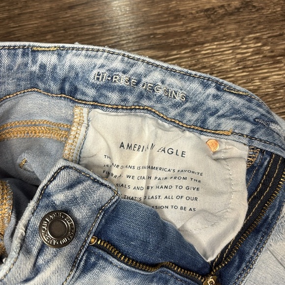 American Eagle Light Blue very Distressed Women's Jeans size 4 - Picture 9 of 10